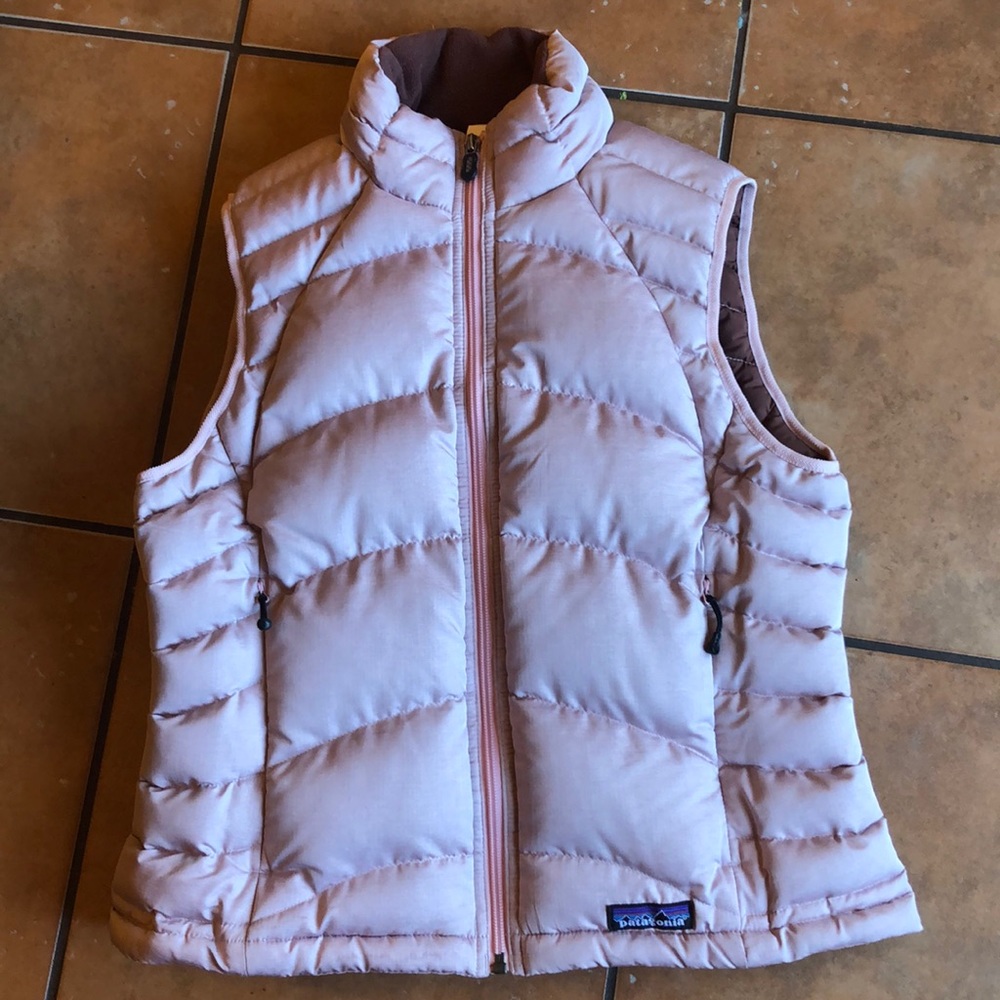 Patagonia Light Pink Goose Down Vest Small
